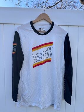 Leatt Men’s Long Sleeve White & Black Jersey